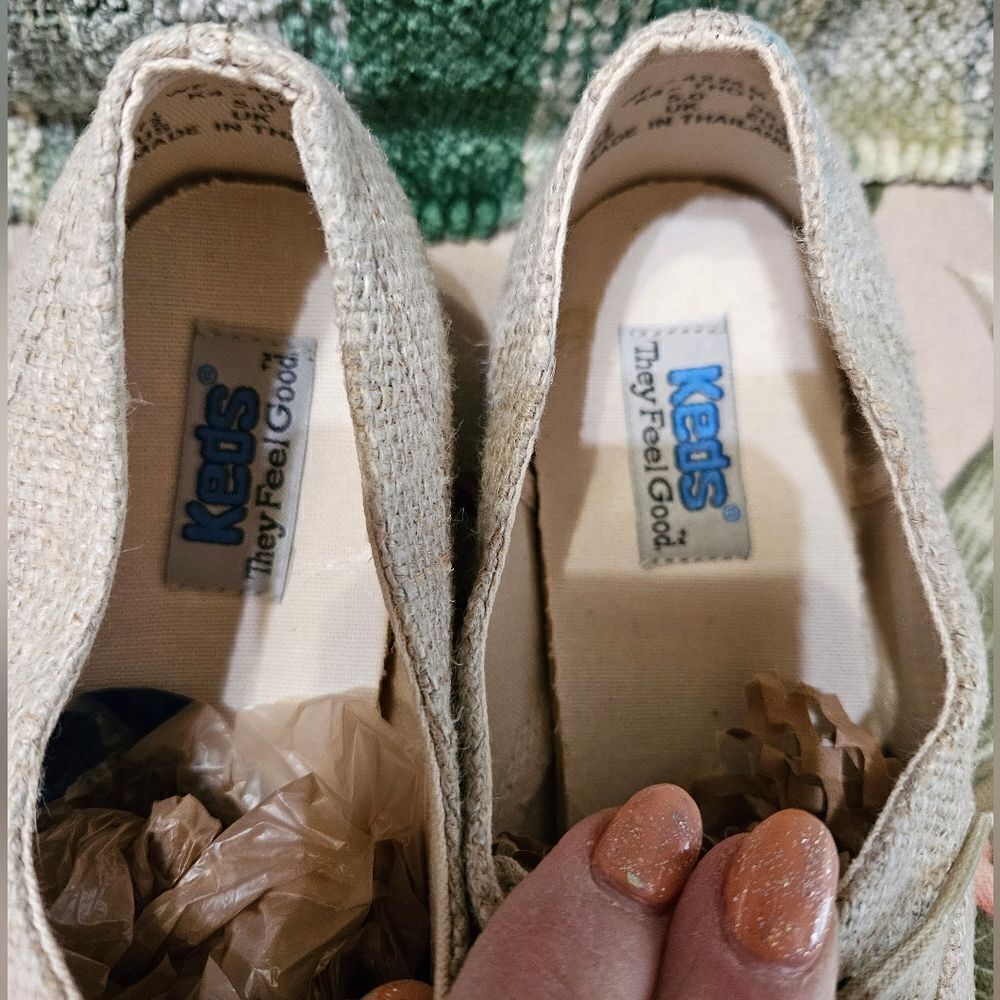 #385 Keds- Canvas Tennis Shoes - Colors/Sizes Varies - Picture 2 of 9